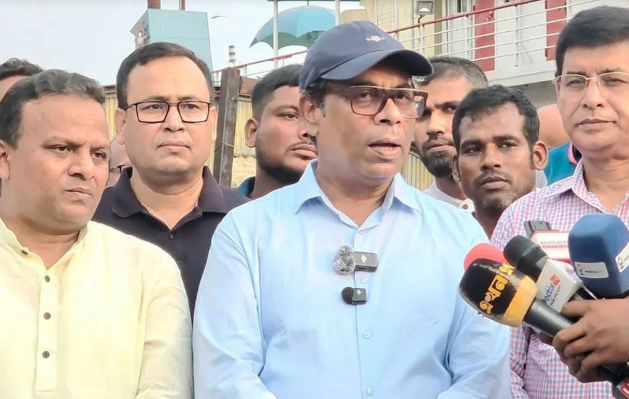 দুর্গম উপকূল ও চরাঞ্চলে চিকিৎসা দিতে ‘স্বাস্থ্য তরী’ চালুর উ...